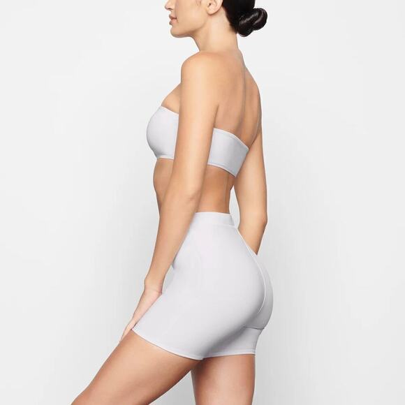 SKIMS Signature Swim Shorts Mid Waist Marble White NWT Size 4X - Picture 3 of 10